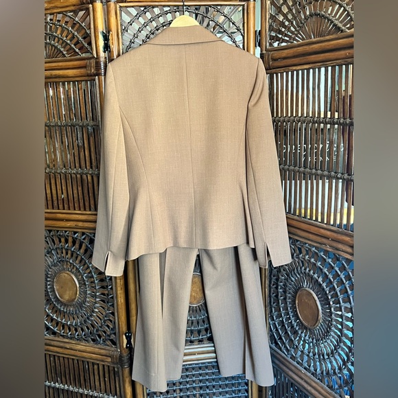 Le Suit Brown Patterned Women's Suit - Picture 7 of 7